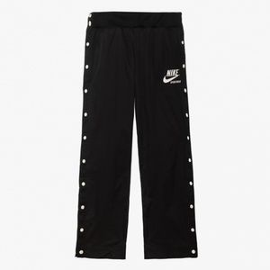 Women's Nike Sportswear Black  pants size S,M,L